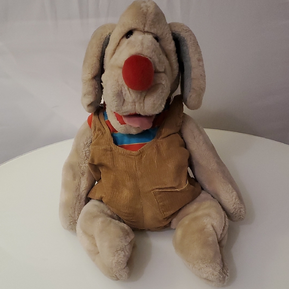 Vintage 80s GANZ Bros Wrinkles Stuffed Plush Puppet Dog With Dog Tag